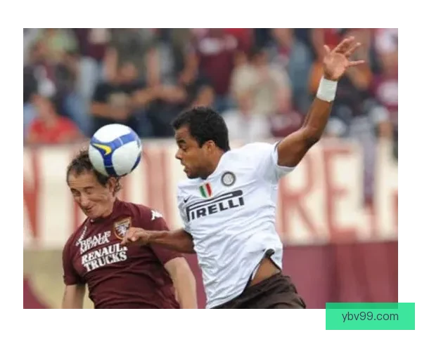 以迪马消息罗马后卫曼奇尼鼻骨骨折接受手术出战下轮意甲存疑